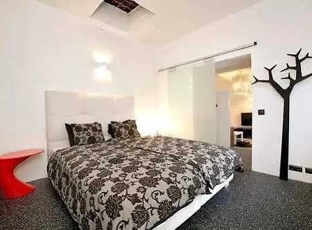 Homestay Apartment K *